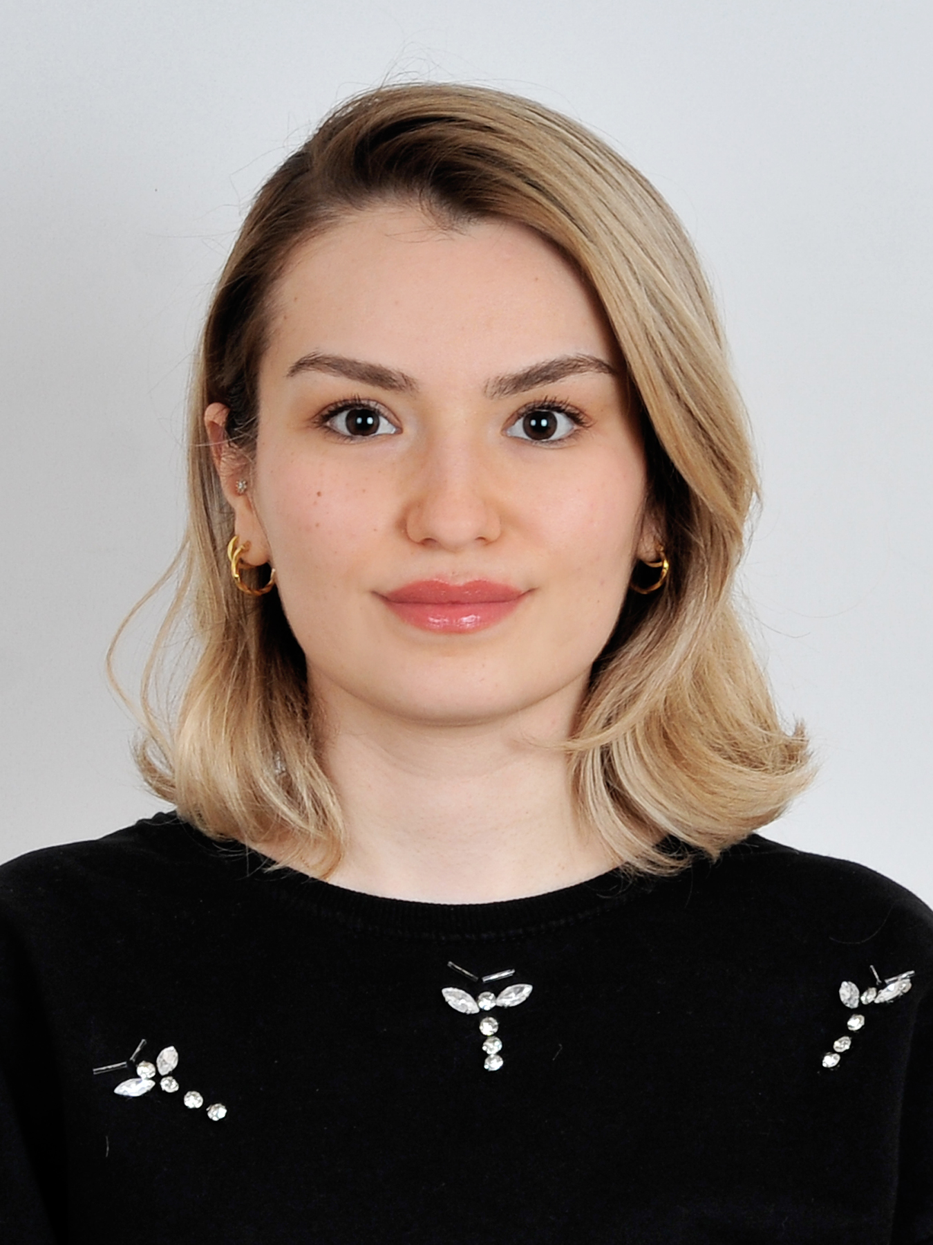 EZGİ BERÇEM
