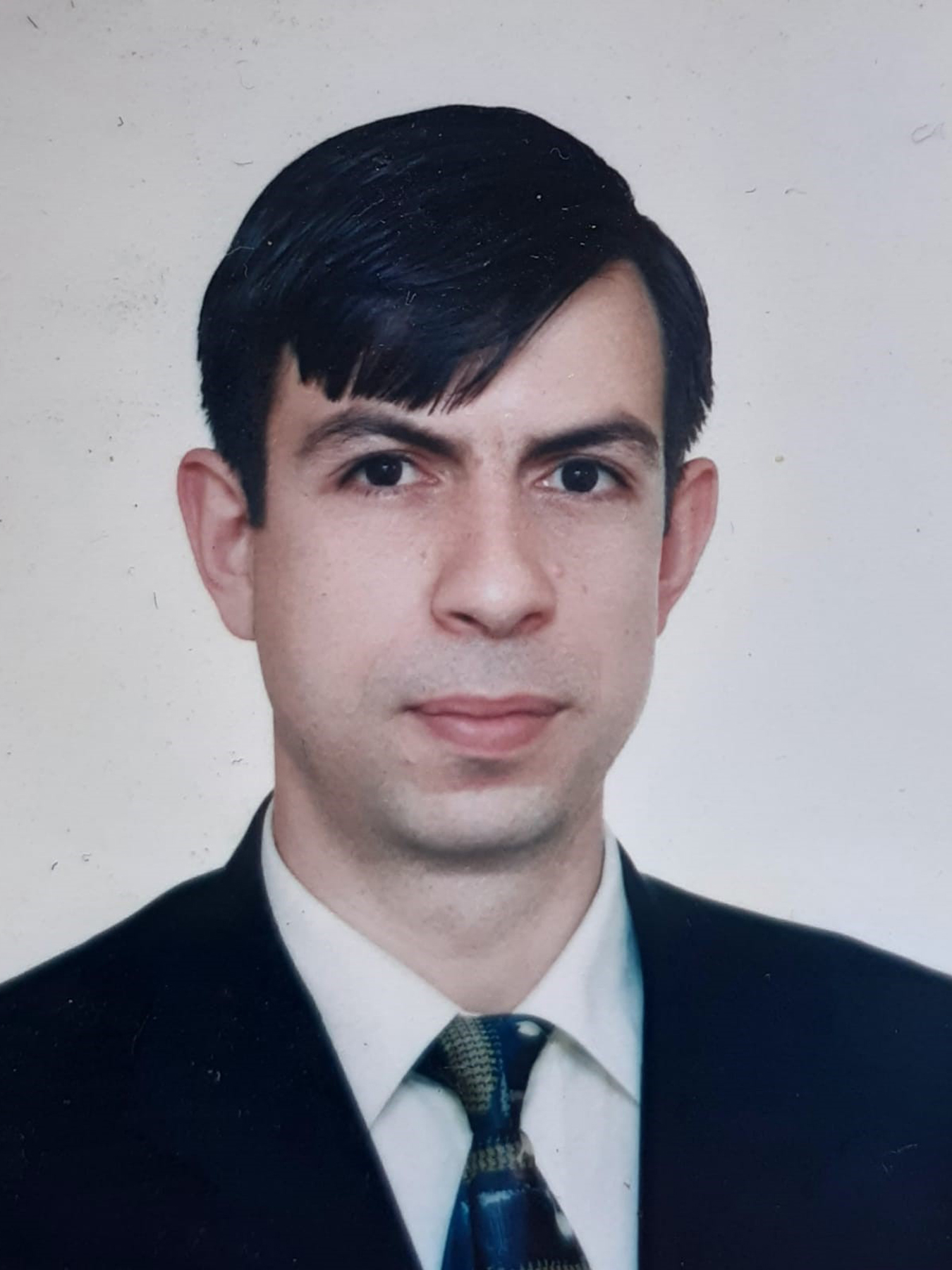 H&Uuml;SEYİN YARLIĞAN