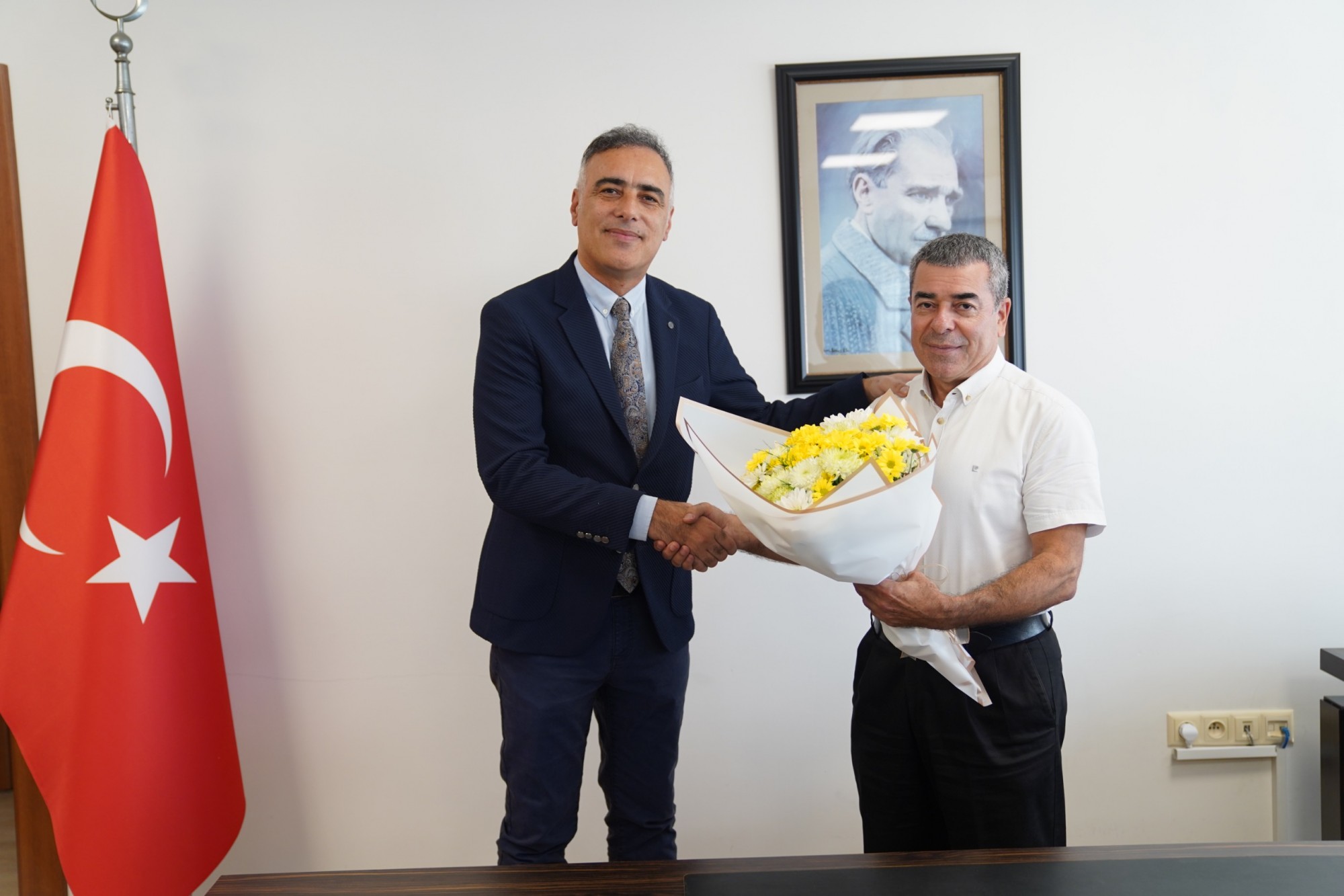 Fak&uuml;ltemizde Dekanlık Devir Teslim T&ouml;reni Ger&ccedil;ekleştirildi detayı için tıklayınız